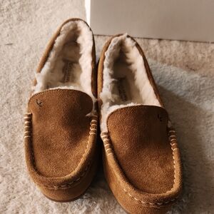 Women's Tan Suede Slippers